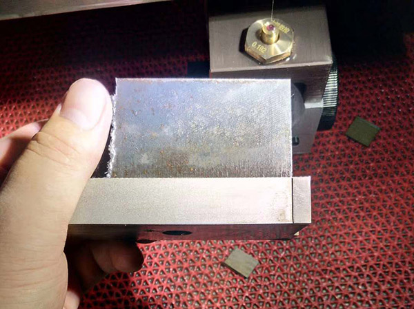 廣東（偉仕達電器）極速中走絲現(xiàn)場試割